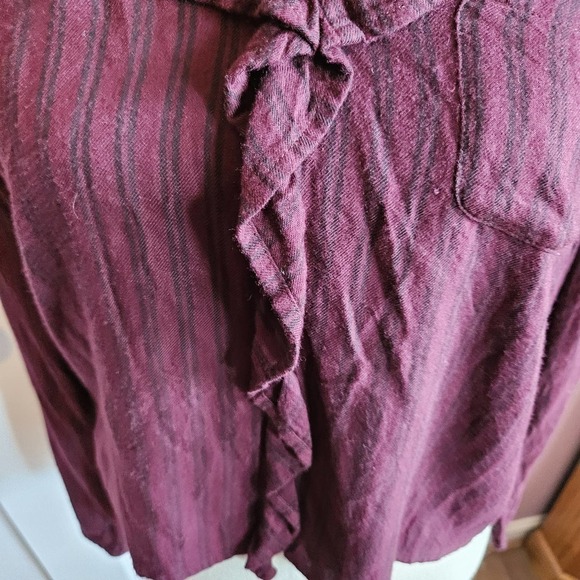 Abercrombie‎ and Fitch cropped collared top in burgandy purple Size small - Picture 3 of 7